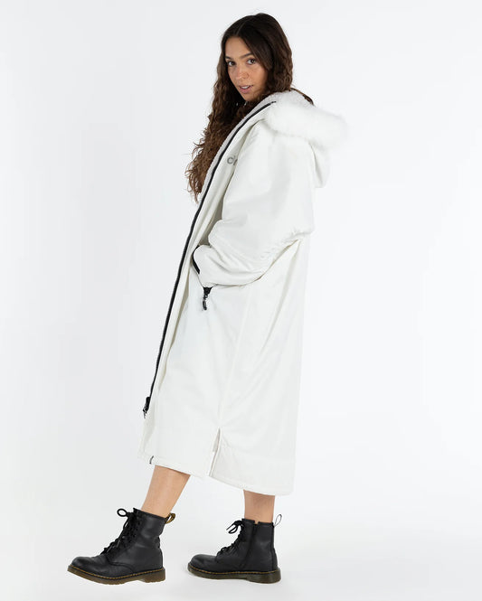 dryrobe Advance Long Sleeve Alpine Robe - Alpine White